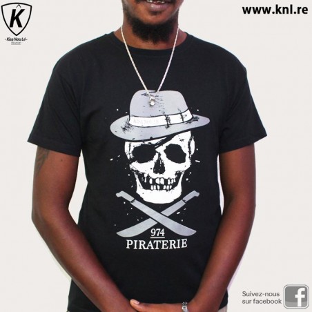 974 Piraterie homme noir